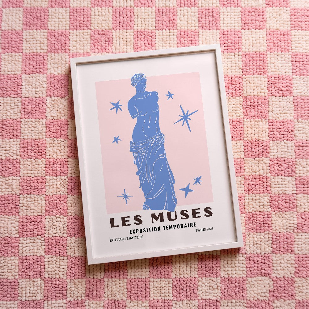 Quadro decorativo Les Muses- Deusa Grega (azul) com moldura branco