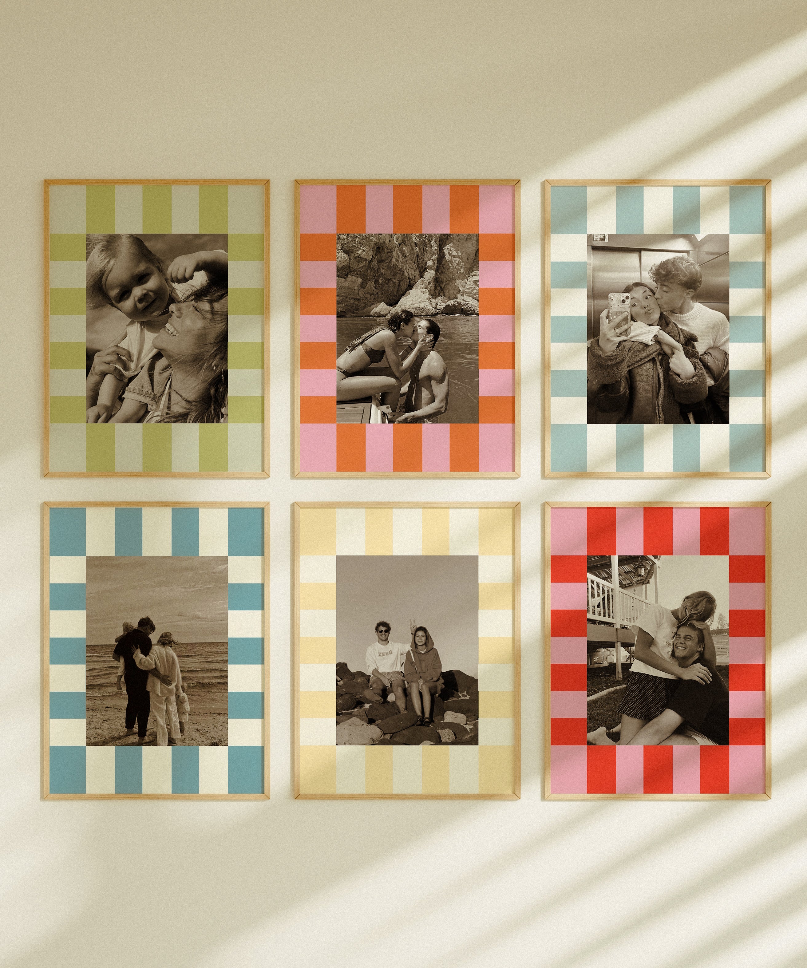 Quadro Personalizado com Foto em Fundo Colorido e Moldura