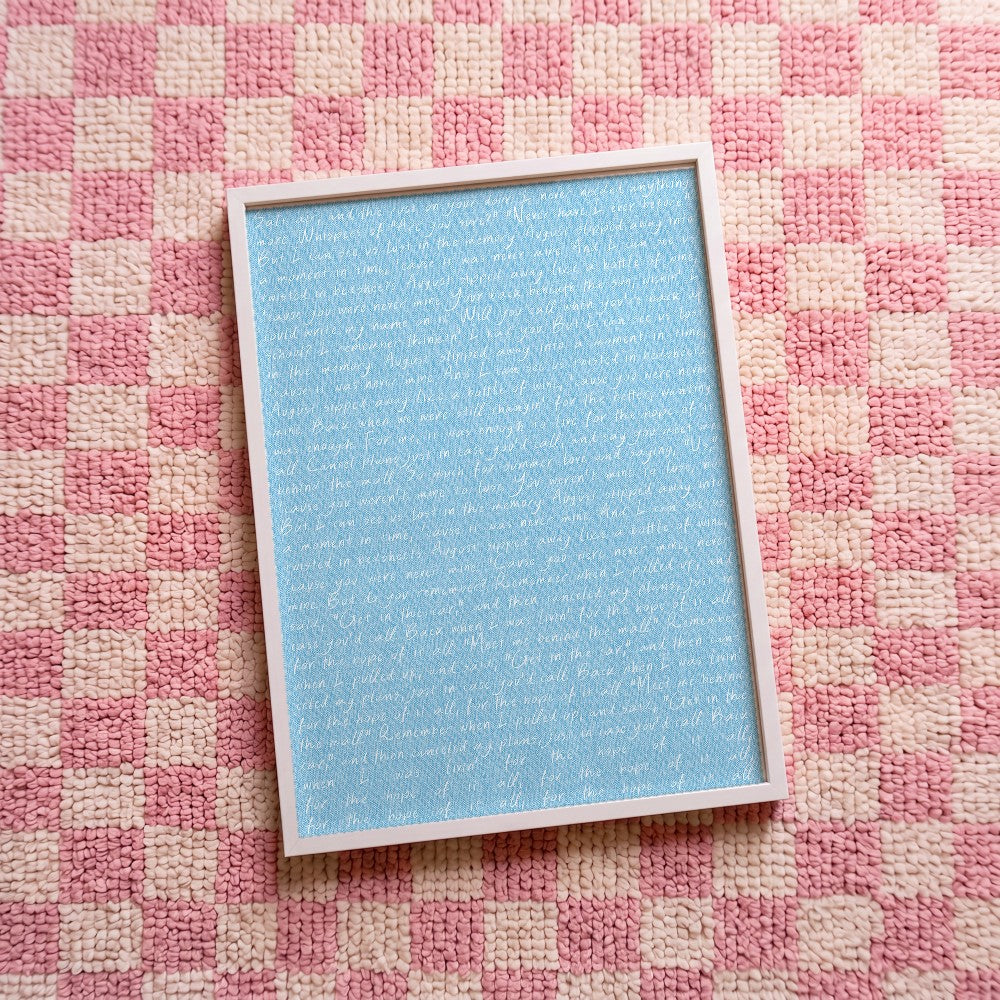 Quadro decorativo August (letra) com moldura branco