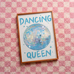 Quadro decorativo Dancing Queen com moldura freijó